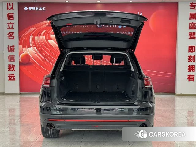 Volkswagen Touareg id 4297639 из Китая 28