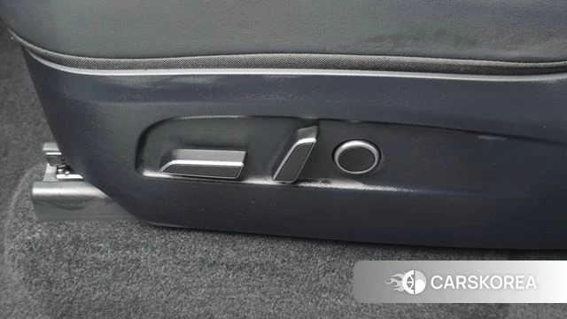 Tesla Model Y id 4695826 из Кореи 28