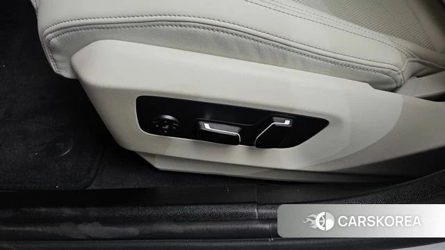 BMW 5 Series (G60) id 4242679 из Кореи 28