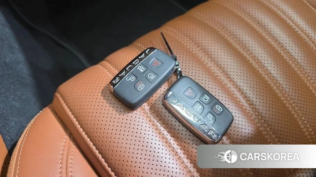 Jaguar XF (X260) id 4615120 из Кореи 28