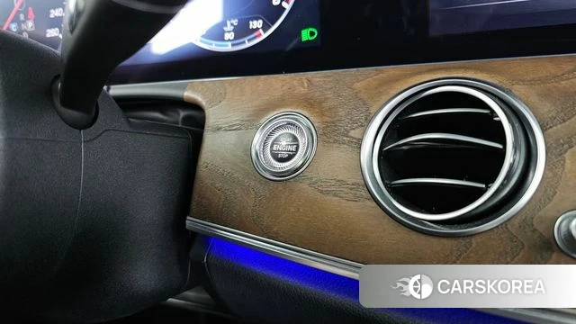 Mercedes-Benz E-Class W213 id 4304628 из Кореи 28