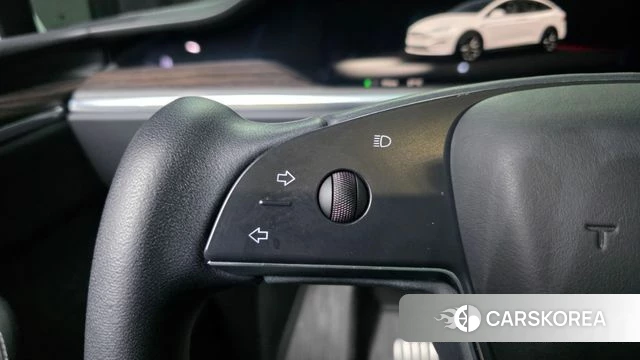Tesla Model X id 4584993 из Кореи 28