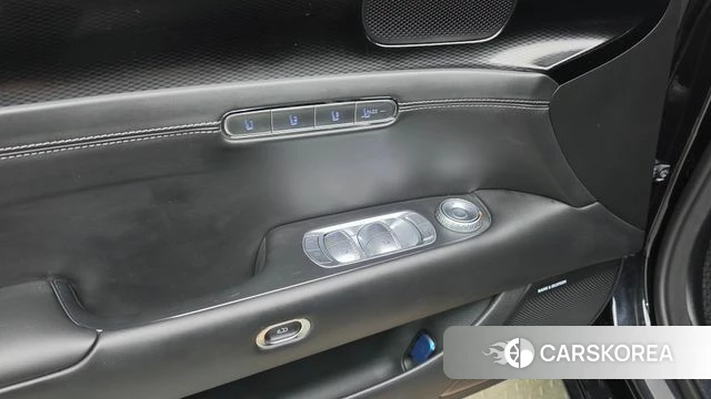 Genesis G90 (RS4) id 4749701 из Кореи 28