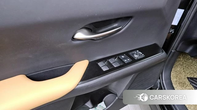 Lexus UX250h id 4308681 из Кореи 28