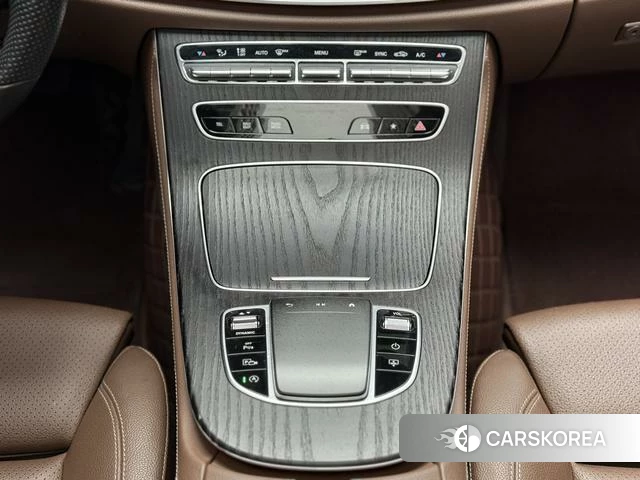 Mercedes-Benz E-class id 4260829 из Китая 28