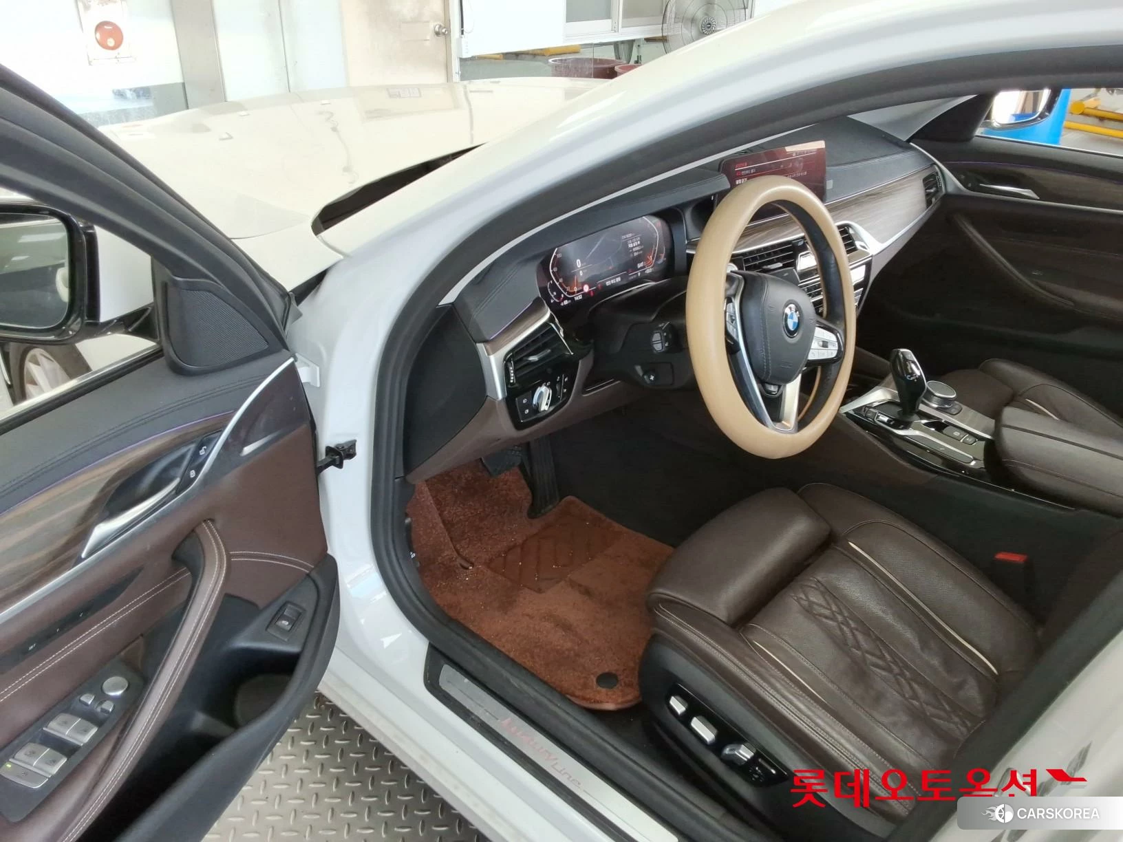 BMW  530i Luxury id 4902319 из Кореи 28
