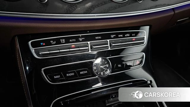 Mercedes-Benz E-Class W213 id 4536293 из Кореи 28