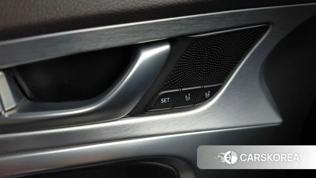 Genesis G70 id 4377851 из Кореи 28
