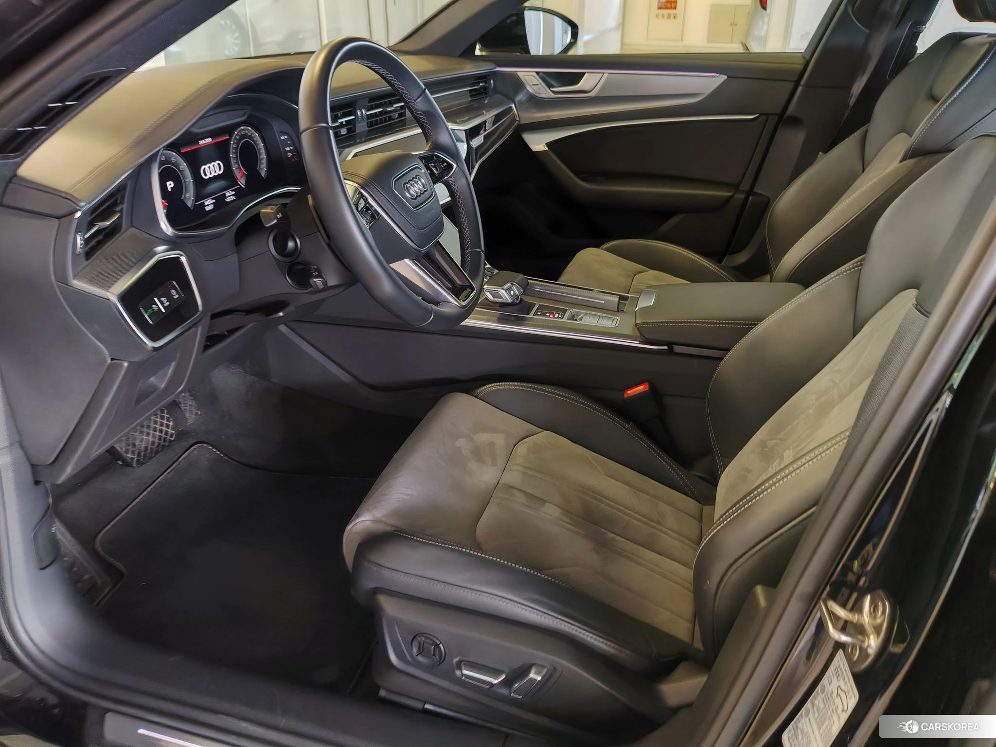 Audi A6L id 4498551 из Китая 28