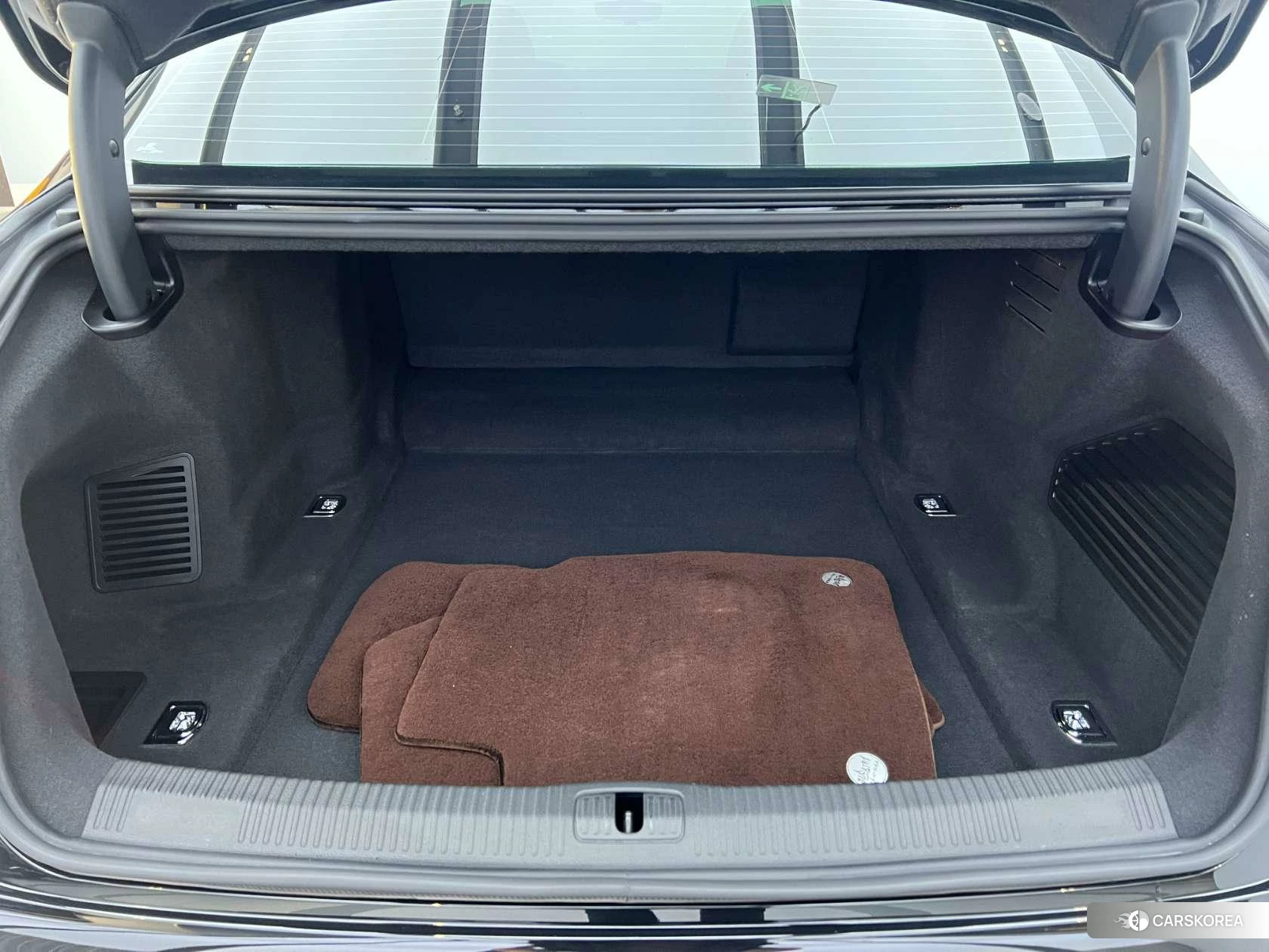 Audi A8 id 4498869 из Китая 28