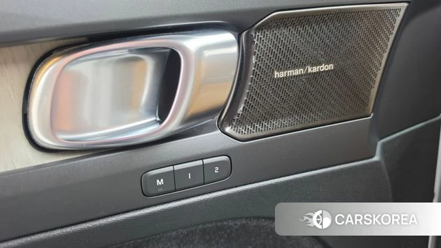 Volvo XC40 id 4864910 из Кореи 28