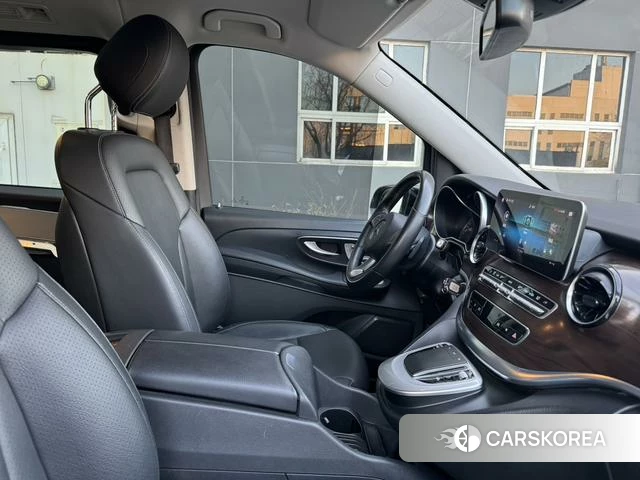 Mercedes-Benz V-class id 4264837 из Китая 28