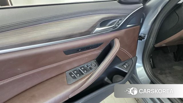 BMW 5 Series (G30) id 4448122 из Кореи 28