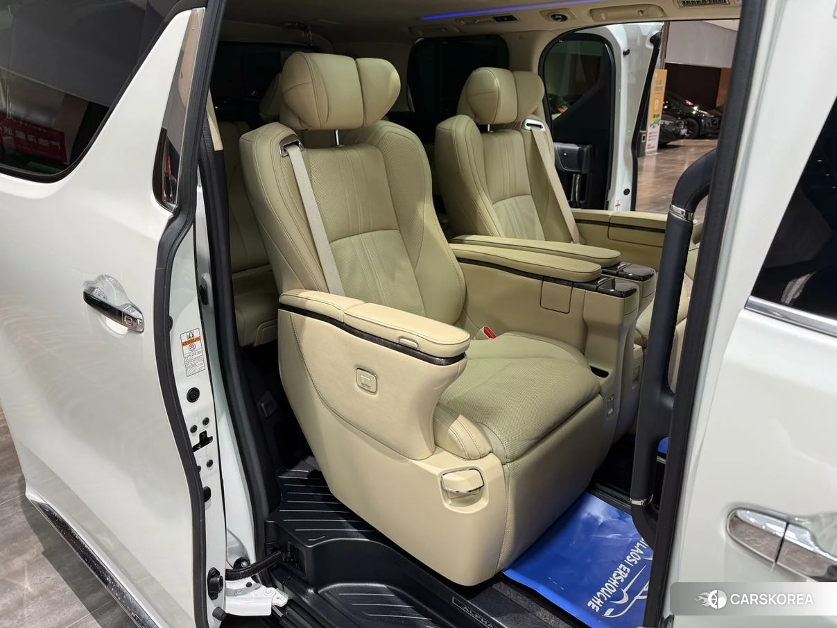 Toyota Elfa id 4452072 из Китая 28