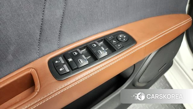 Maserati Ghibli id 4203882 из Кореи 28