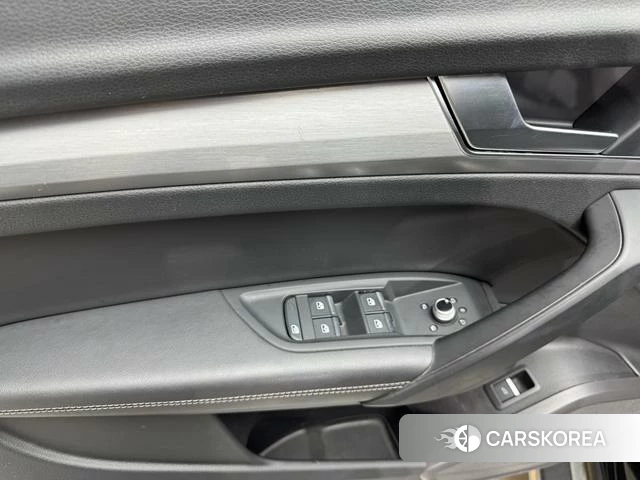 Audi Q5L Sportback id 4261588 из Китая 28
