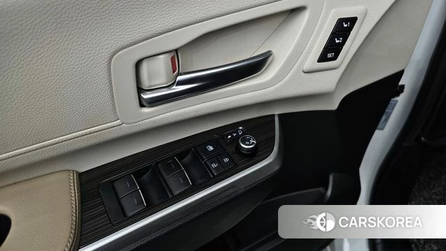Toyota Sienna 4th Generation id 4692991 из Кореи 28