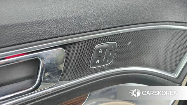 Ford Explorer id 4203813 из Кореи 28