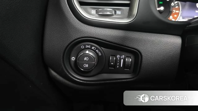 Jeep Renegade id 4769711 из Кореи 28