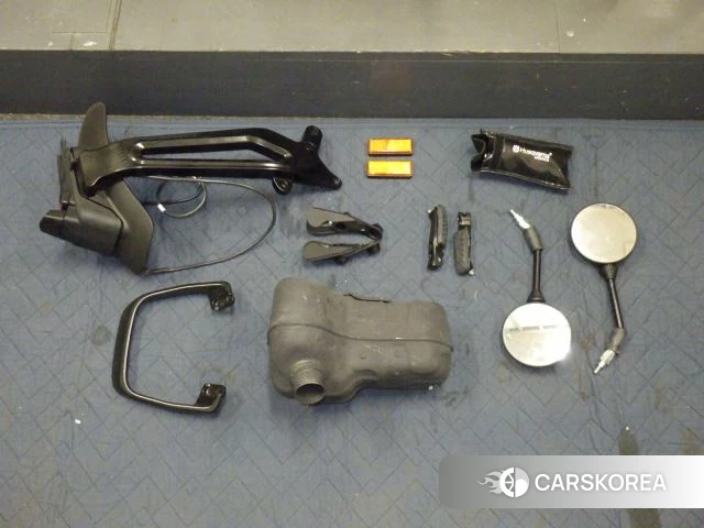 Husqvarna SVARTPILEN 401 id 3939697 из Японии 28