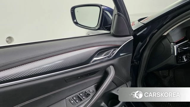 BMW 5 Series (G30) id 4620003 из Кореи 28