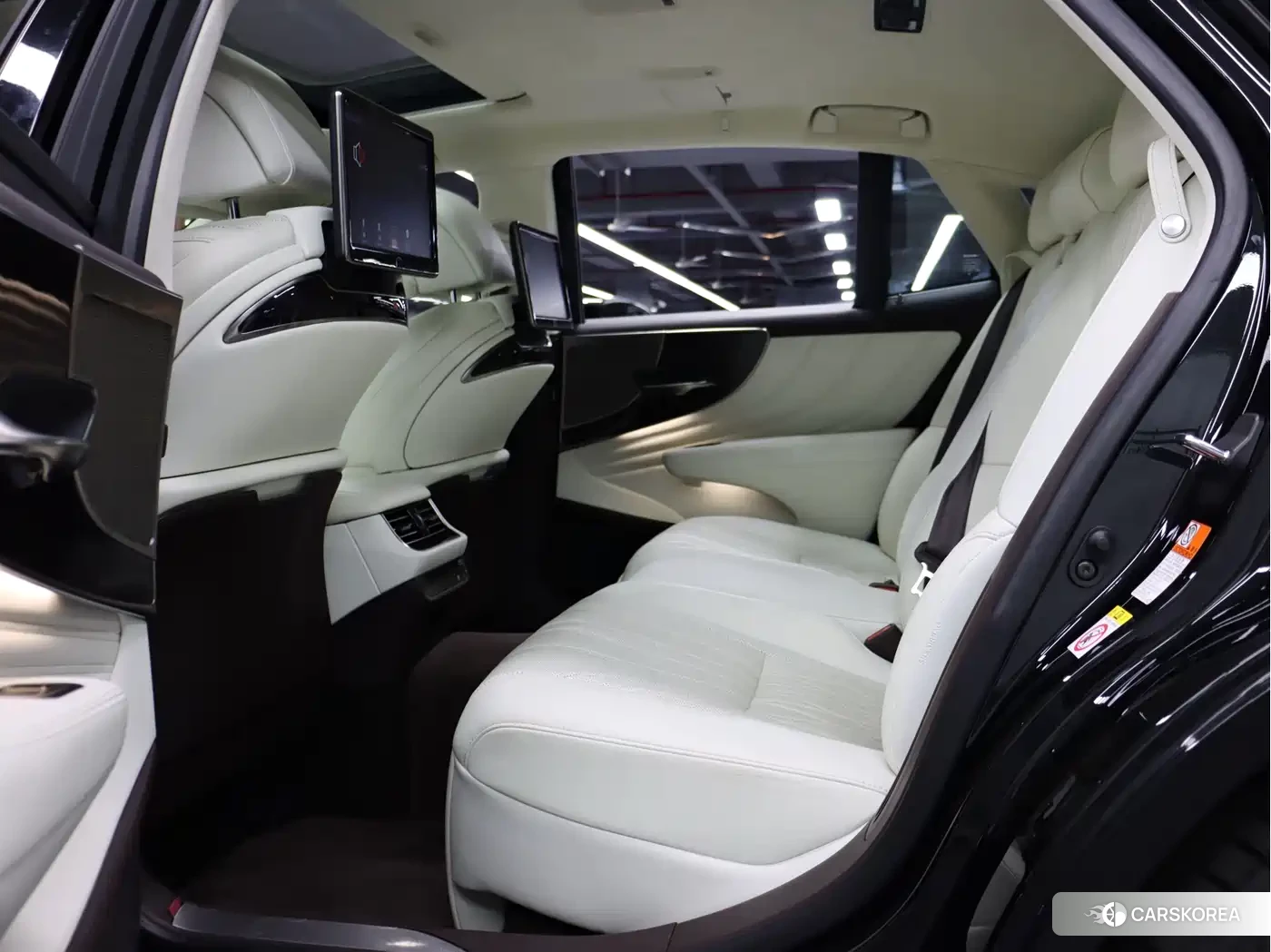 Lexus LS id 4583833 из Китая 28