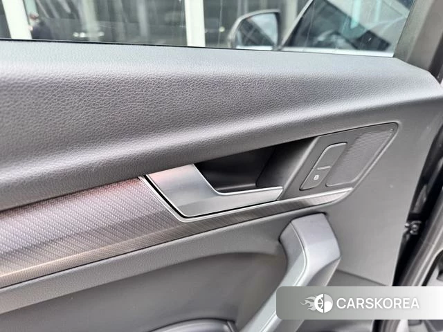 Audi Q5L id 4329241 из Китая 28