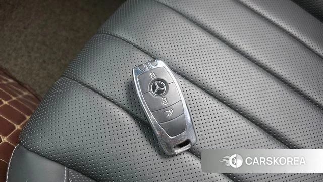 Mercedes-Benz E-Class W213 id 4708379 из Кореи 28