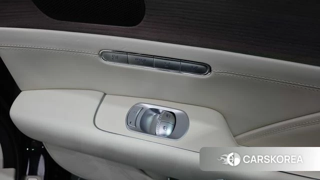 Genesis G90 (RS4) id 4541381 из Кореи 28