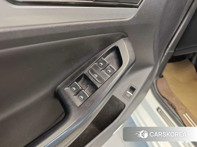 Volkswagen Sagitar id 4227318 из Китая 28