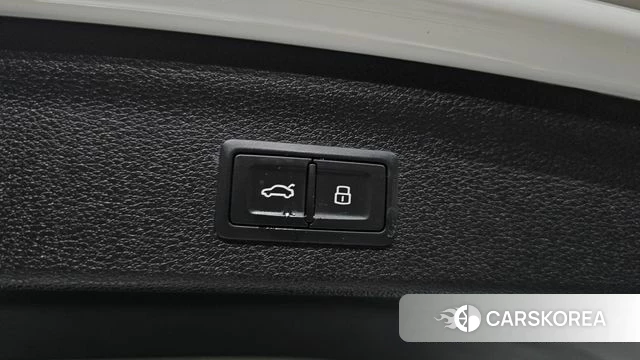 Audi Q3 (F3) id 4609840 из Кореи 28
