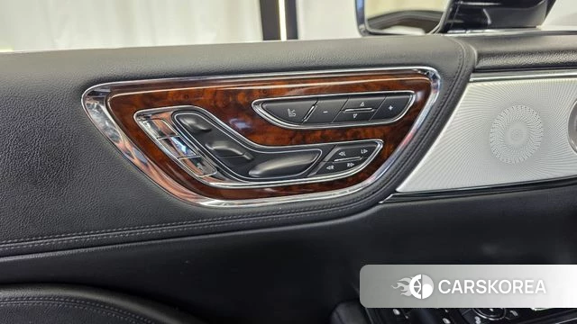 Lincoln Continental 10th Generation id 4751023 из Кореи 28