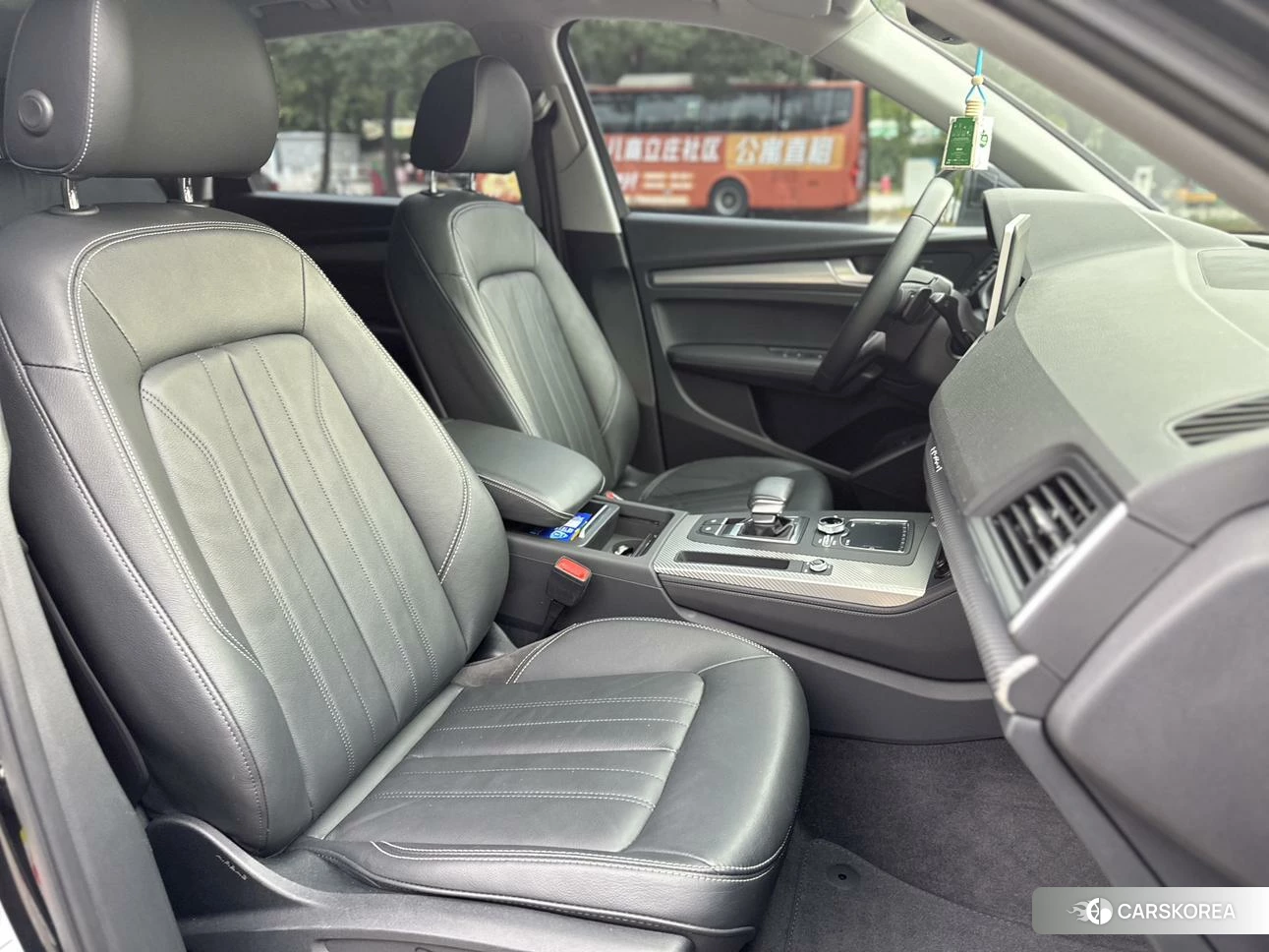 Audi Q5L id 4441311 из Китая 28