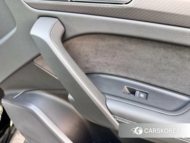 Audi Q5L Sportback id 4219299 из Китая 29