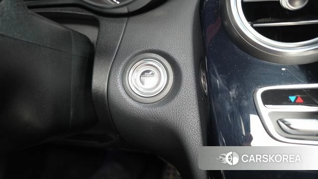 Mercedes-Benz C-Class W205 id 4632836 из Кореи 29