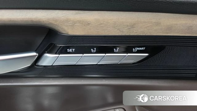 Genesis G90 id 4836910 из Кореи 29