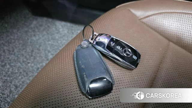 Mercedes-Benz E-Class W213 id 4637168 из Кореи 29