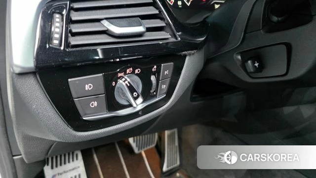 BMW 5 Series (G30) id 4595444 из Кореи 29