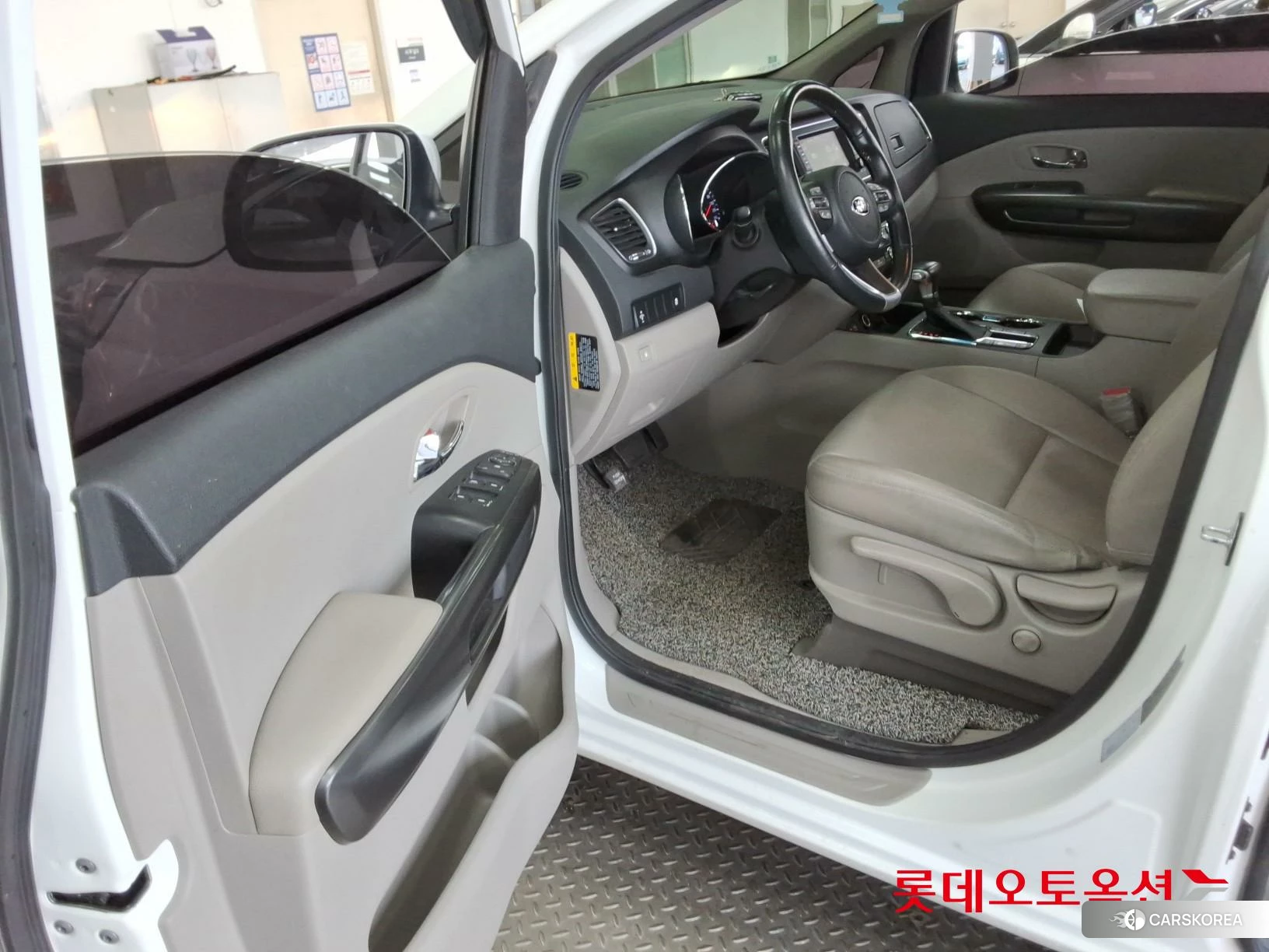 Kia Carnival id 3869441 из Кореи 29