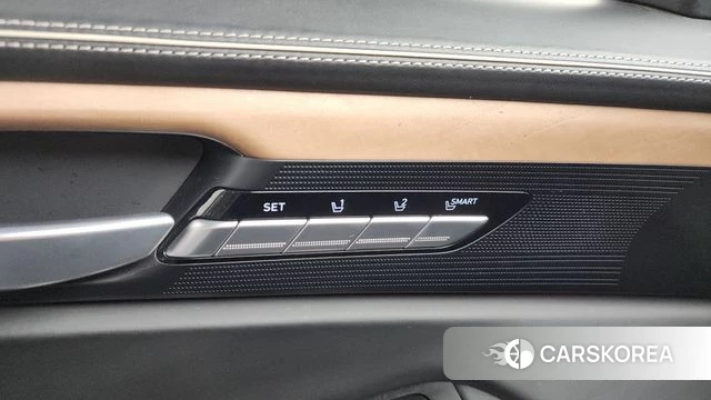 Genesis G90 id 4495802 из Кореи 29
