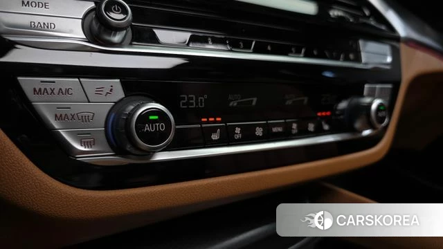 BMW 5 Series (G30) id 4792969 из Кореи 29