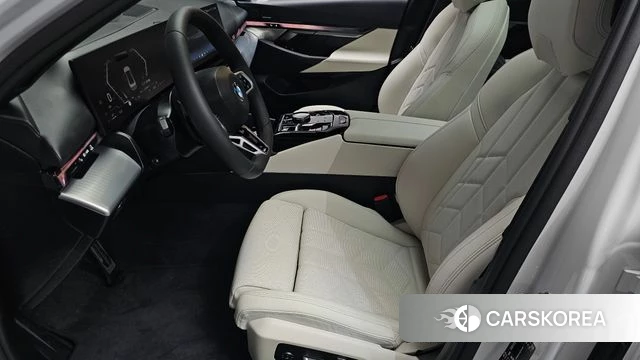 BMW 5 Series (G60) id 4242679 из Кореи 29