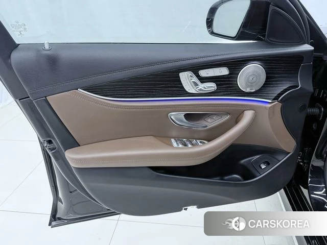 Mercedes-Benz E-class id 4313576 из Китая 29