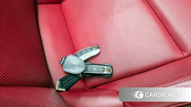 Porsche 911(992) id 4304171 из Кореи 29