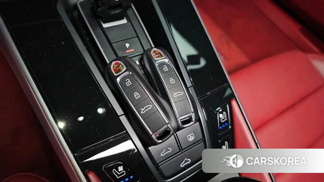 Porsche 911(992) id 4230651 из Кореи 29