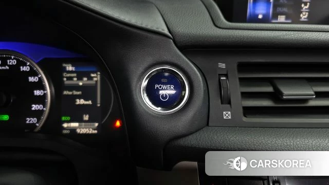 Lexus CT200h id 4345558 из Кореи 29