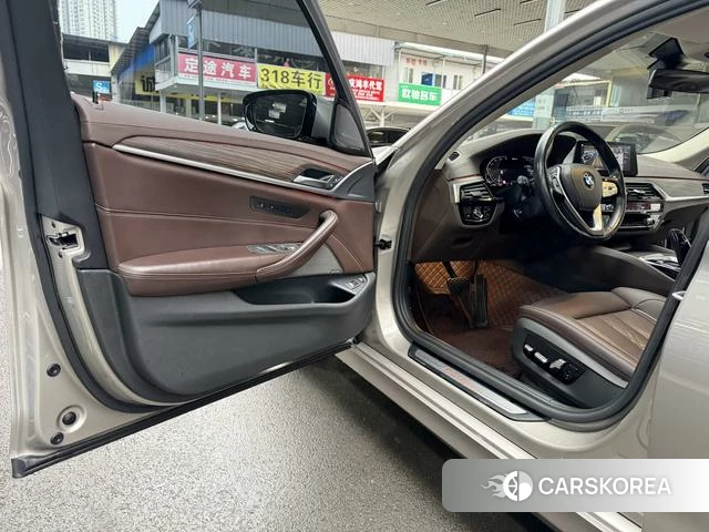 BMW 5 series PHEV id 4213373 из Китая 29