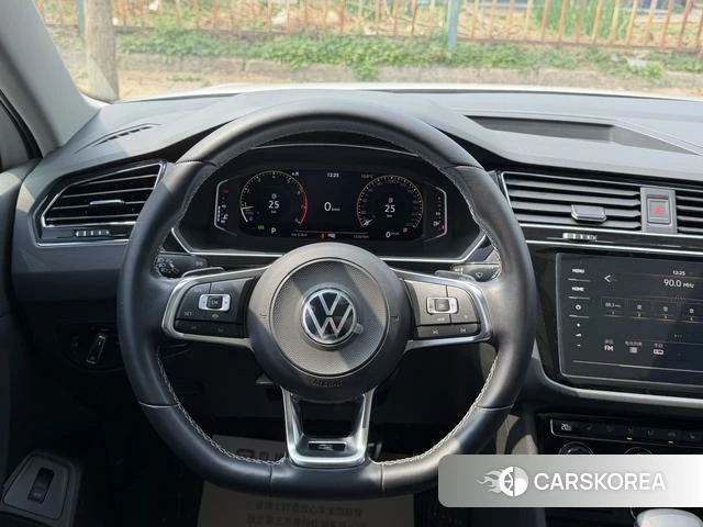 Volkswagen Tiguan L id 4258446 из Китая 29