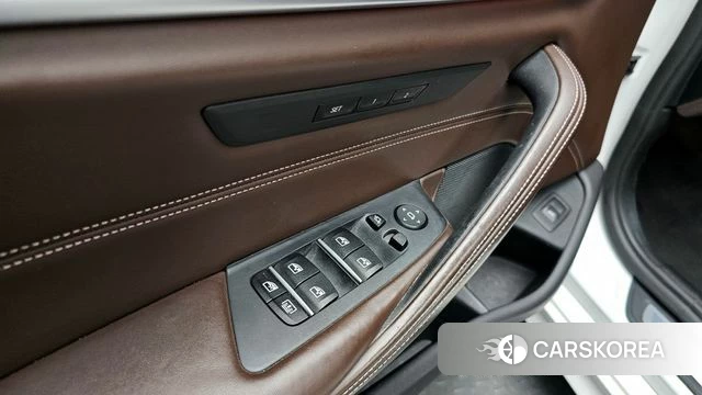 BMW 5 Series (G30) id 4294658 из Кореи 29