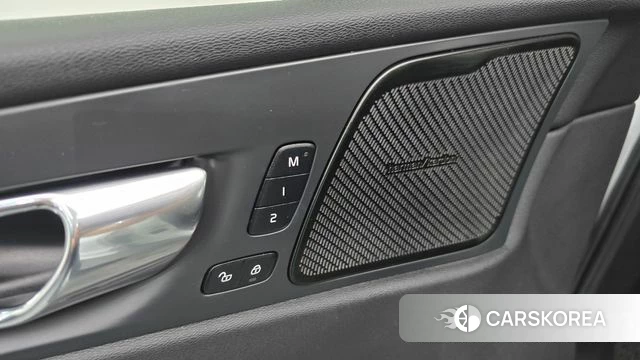 Volvo XC60 second Generation id 4317285 из Кореи 29
